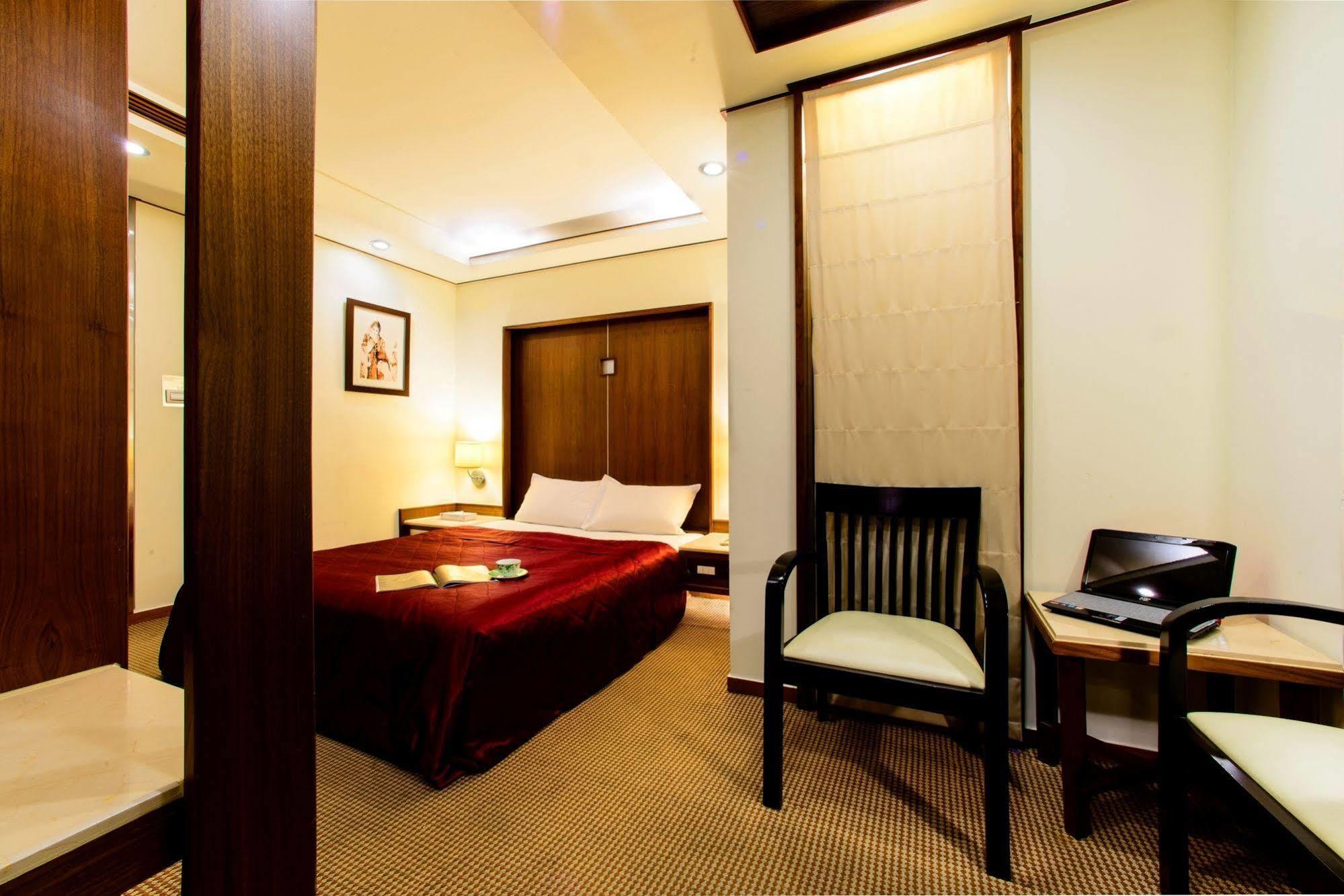 Kao Yuan Hotel - Zhong Shan Taichung Eksteriør billede
